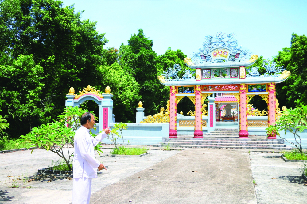 &Ocirc;ng Ng&ocirc; Phước To&agrave;n - Tự thừa l&agrave;ng (trưởng l&agrave;ng) Ph&ugrave; B&agrave;i b&ecirc;n lăng ng&agrave;i Ng&ocirc; Th&ugrave; - Bổn thổ Th&agrave;nh ho&agrave;ng l&agrave;ng