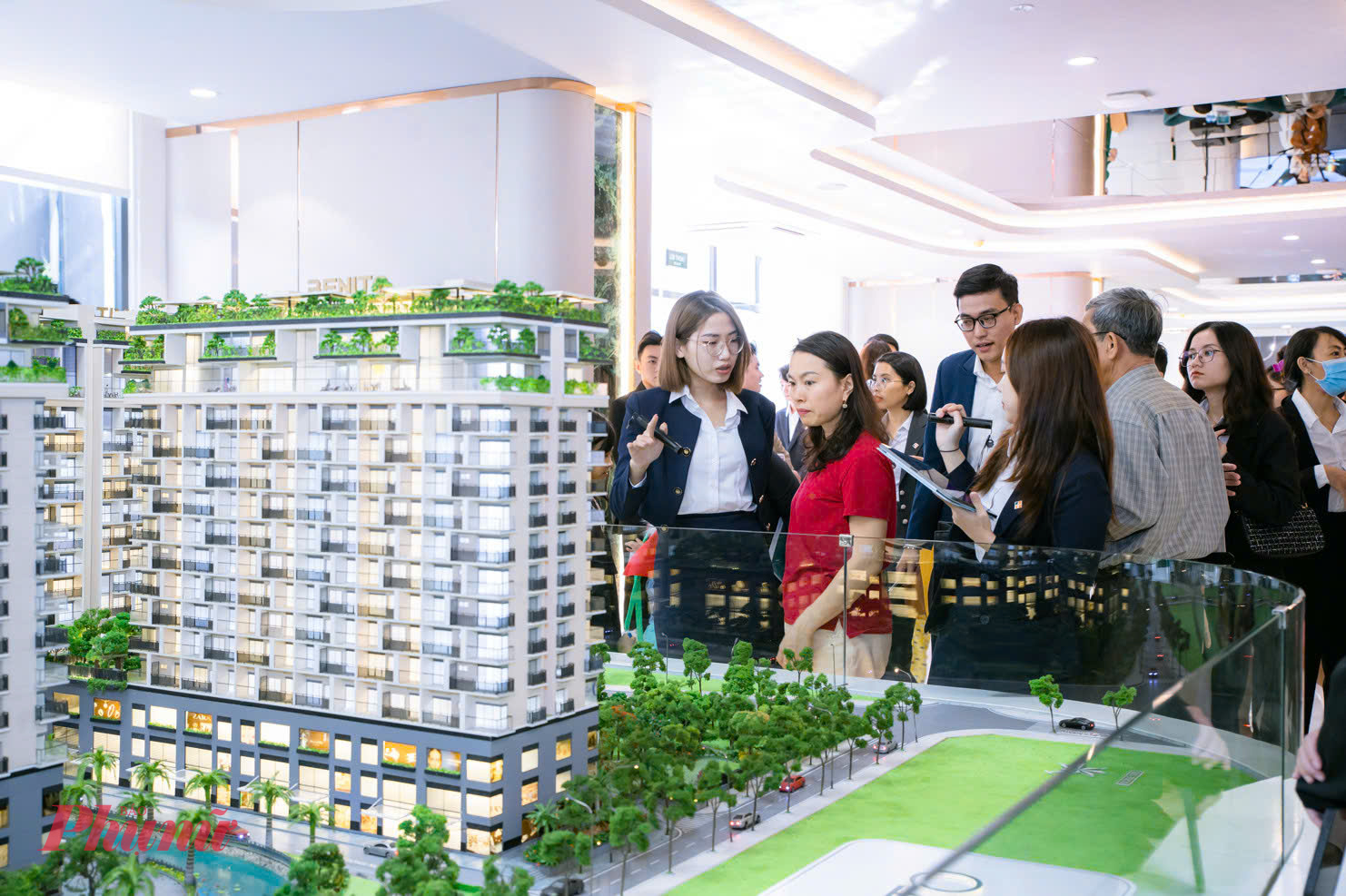 Bộ T&agrave;i ch&iacute;nh bỏ đề xuất &aacute;p thuế 20% l&atilde;i b&aacute;n bất động sản trong dự thảo Luật Thuế thu nhập c&aacute; nh&acirc;n sửa đổi. Thay v&agrave;o đ&oacute; mức thuế thu nhập c&aacute; nh&acirc;n với c&aacute;c giao dịch bất động sản sẽ giữ nguy&ecirc;n ở mức 2% gi&aacute; trị giao dịch như hiện nay.