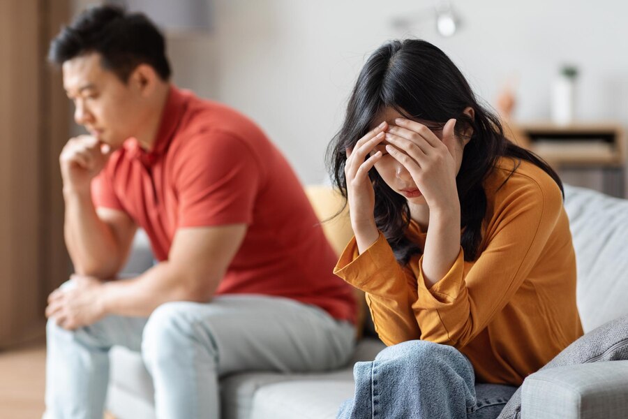 Anh muốn b&aacute;n đất chữa bệnh cho vợ cũ khi nợ nần chồng chất. (H&igrave;nh minh hoạ)