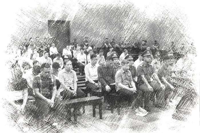 C&aacute;c bị c&aacute;o tại phi&ecirc;n t&ograve;a. Ảnh: N.A