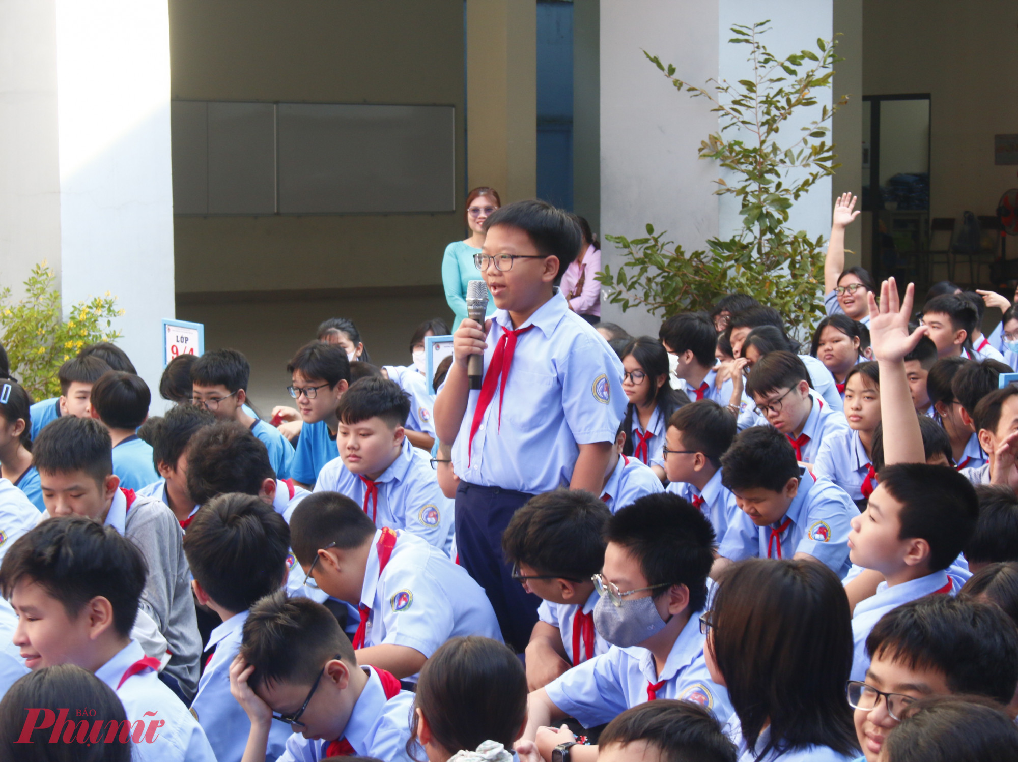 Các em học sinh tự tin giao lưu, chia sẻ tại chương trình