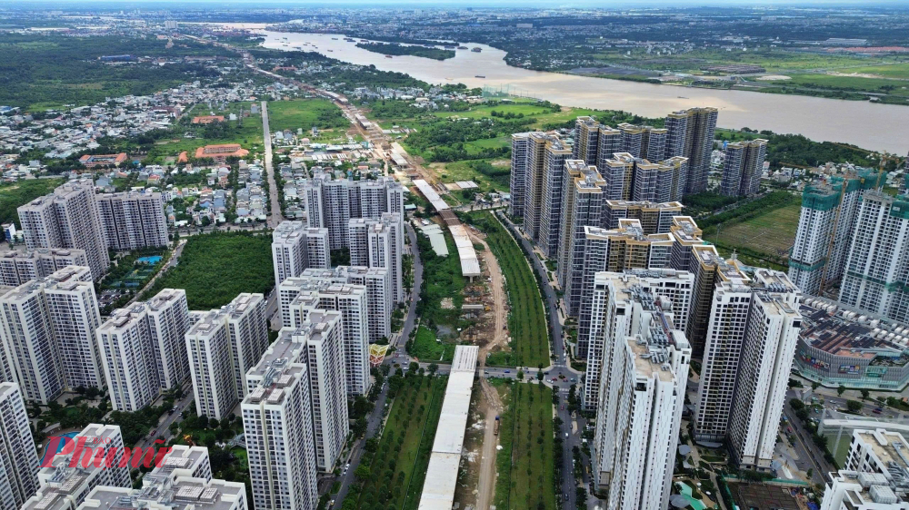 V&agrave;nh đai 3 TPHCM c&oacute; tổng chiều d&agrave;i gần 76 km, đi qua TPHCM, Đồng Nai, B&igrave;nh Dương trước đ&acirc;y v&agrave; T&acirc;y Ninh (Long An trước đ&acirc;y) được kỳ vọng giải tỏa &aacute;p lực giao th&ocirc;ng nội đ&ocirc;, đồng thời tạo động lực ph&aacute;t triển kinh tế - x&atilde; hội cho to&agrave;n v&ugrave;ng Đ&ocirc;ng Nam Bộ. Tr&ecirc;n địa b&agrave;n TPHCM, tuyến đi qua TPThủ Đức, H&oacute;c M&ocirc;n, B&igrave;nh Ch&aacute;nh v&agrave; Củ Chi trước đ&acirc;y. 