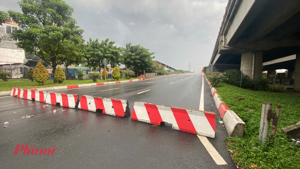 Lối xuống từ cầu B&igrave;nh Lợi bị đ&oacute;ng, kh&ocirc;ng cho xe hướng từ G&ograve; Vấp rẽ phải v&agrave;o cầu B&igrave;nh Triệu 2