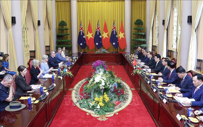 Chủ tịch nước Lương Cường v&agrave; To&agrave;n quyền Australia Sam Mostyn hội đ&agrave;m. Ảnh: L&acirc;m Kh&aacute;nh/TTXVN