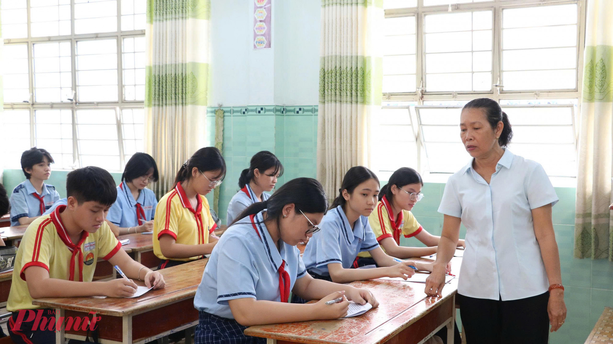 Học sinh Trường THCS Quang Trung tham gia bồi dưỡng học sinh giỏi trong dịp h&egrave; - Ảnh: Trang Thư