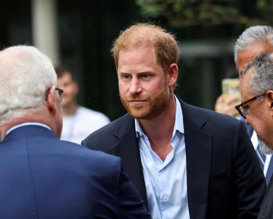 Ho&agrave;ng tử Harry trong chuyển thăm 4 ng&agrave;y ở Vương quốc Anh - Ảnh: Getty image