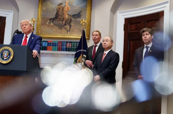 &Ocirc;ng Ellison c&oacute; mối quan hệ tốt đẹp với Tổng thống Donald Trump. hường xuy&ecirc;n quy&ecirc;n g&oacute;p h&agrave;ng triệu đ&ocirc; la cho c&aacute;c nh&oacute;m Cộng h&ograve;a v&agrave; bảo thủ.