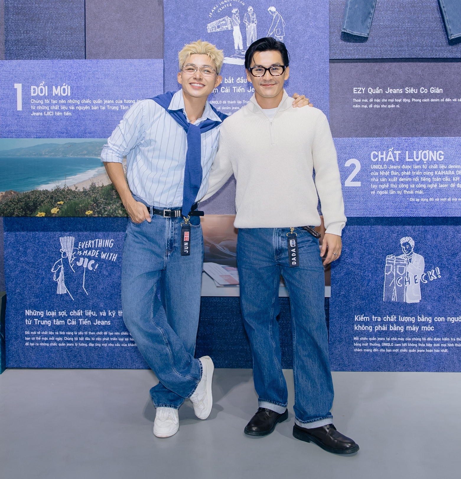 chỉ cần một chiếc quần jeans, bạn ho&agrave;n to&agrave;n c&oacute; thể biến h&oacute;a linh hoạt: ph&oacute;ng kho&aacute;ng như Jun Phạm hoặc tối giản, nam t&iacute;nh như Thi&ecirc;n Minh &ndash; hai gợi &yacute; tuyệt vời cho những ng&agrave;y gi&oacute; thu đang về.