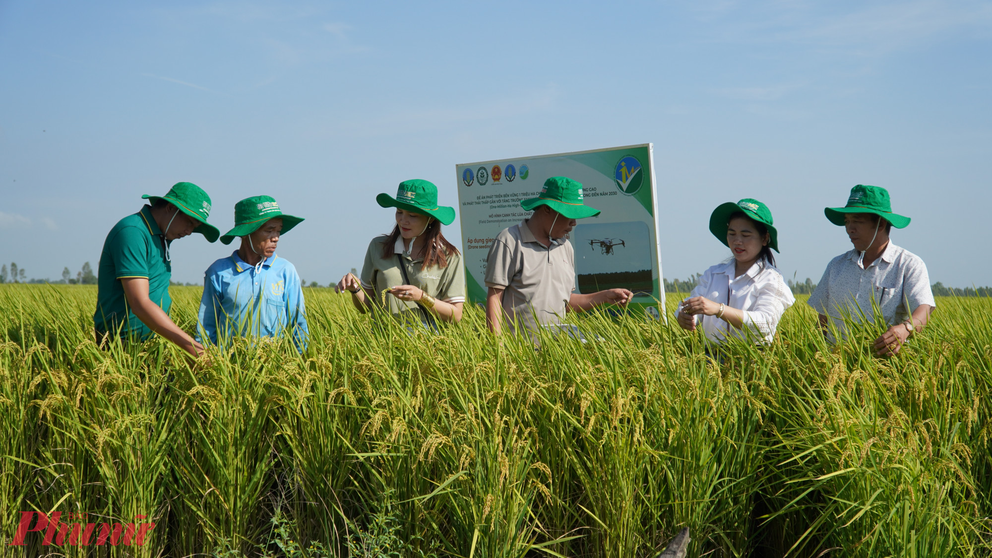 M&ocirc; h&igrave;nh khuyến n&ocirc;ng cộng đồng gi&uacute;p người d&acirc;n n&acirc;ng cao đời sống - Ảnh Ph&uacute; Hữu