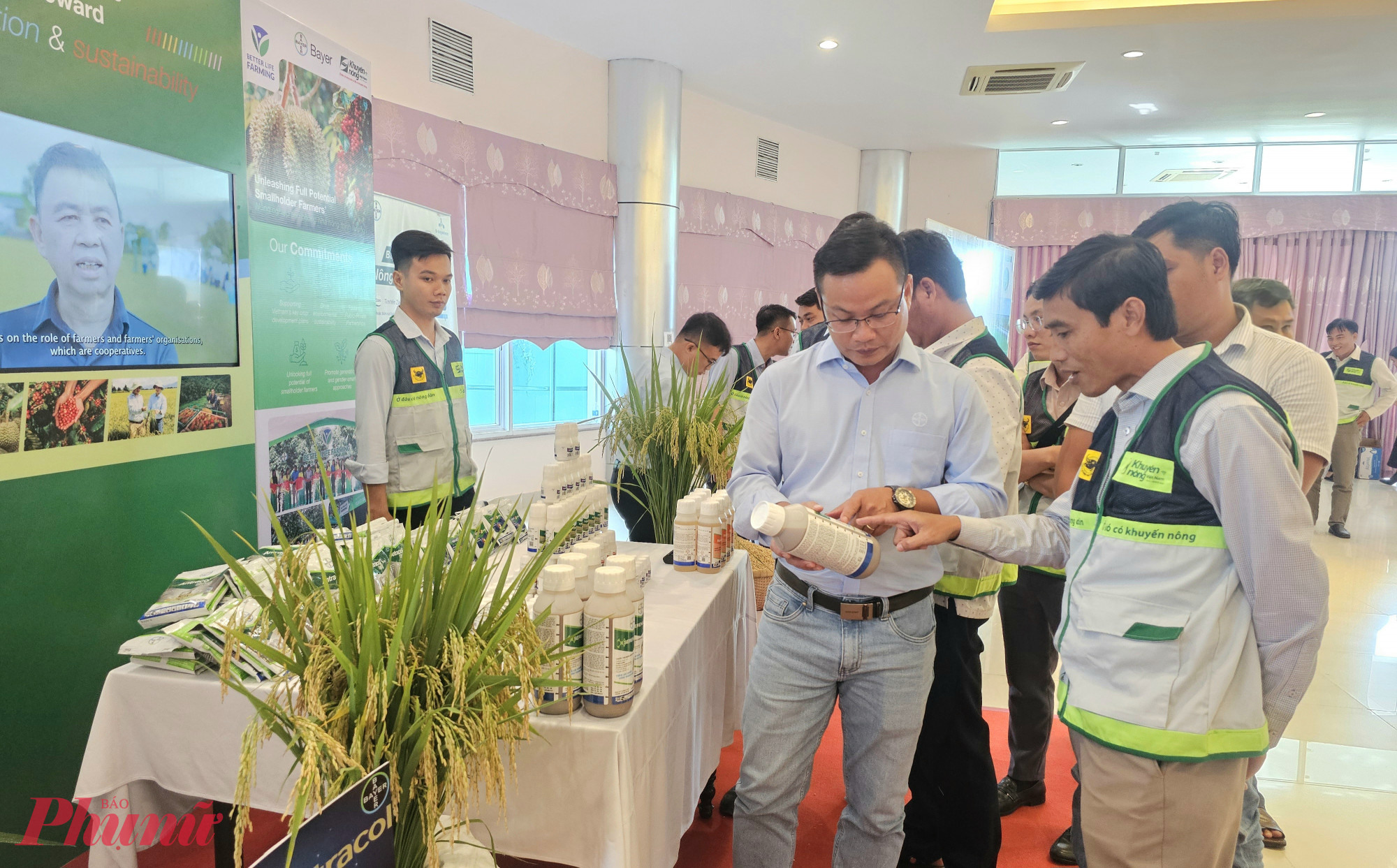 Khuyến n&ocirc;ng cộng đồng l&agrave; cầu nối giữ người d&acirc;n v&agrave; doanh nghiệp - Ảnh Ph&uacute; Hữu
