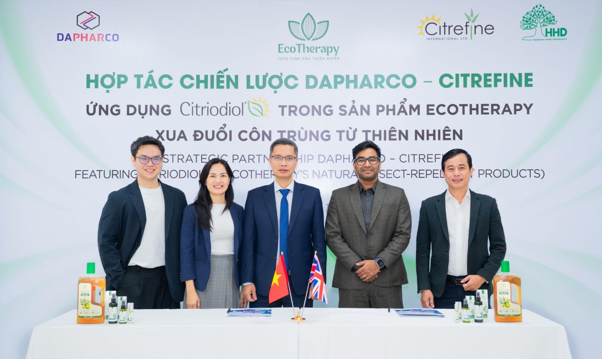 Hợp t&aacute;c chiến lược Dapharco - Citrefine ứng dụng Citriodiol trong d&ograve;ng sản phẩm EcoTherapy xua đuổi c&ocirc;n tr&ugrave;ng từ thi&ecirc;n nhi&ecirc;n - Ảnh: Dapharco