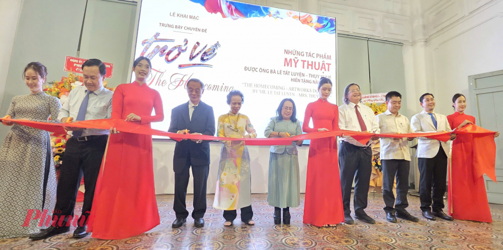 Khai mạc trưng b&agrave;y chuy&ecirc;n đề Trở về - Ảnh: Ngọc Tuyết