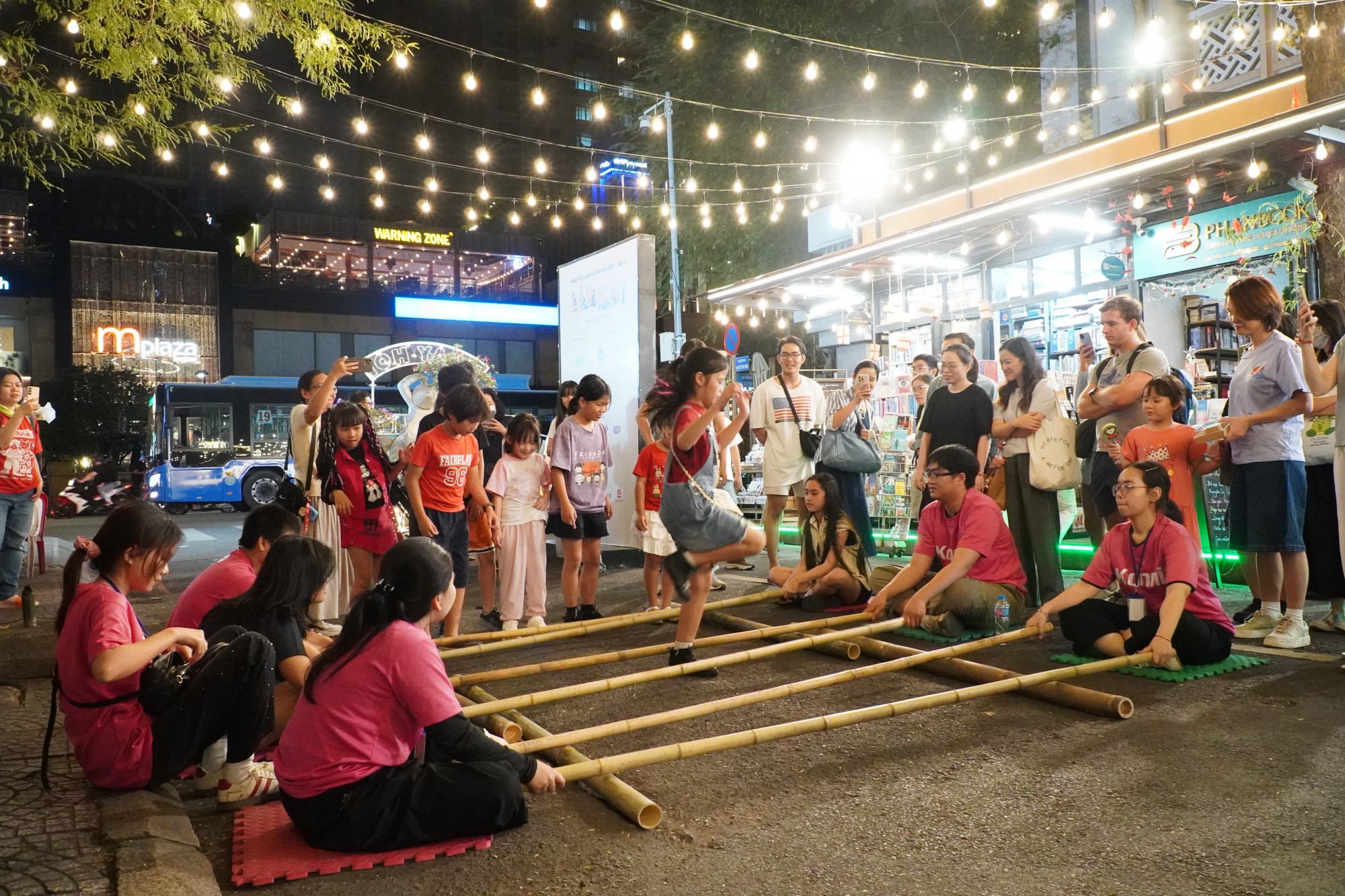 Ng&agrave;y hội Văn h&oacute;a đ&ecirc;m lần 2 vừa được tổ chức trong những ng&agrave;y đầu năm mới - Ảnh: Đường s&aacute;ch TPHCM
