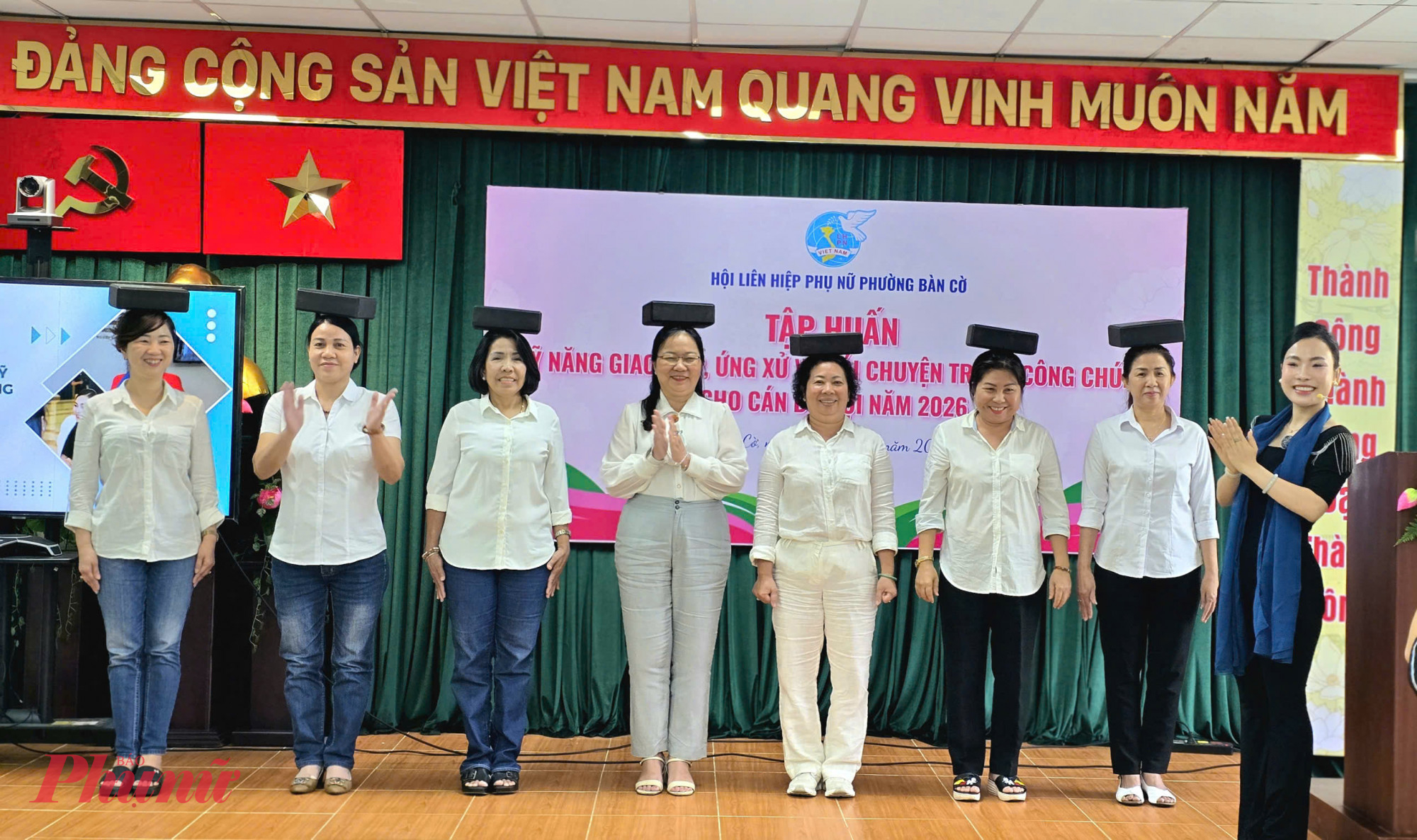Giảng vi&ecirc;n hướng dẫn 