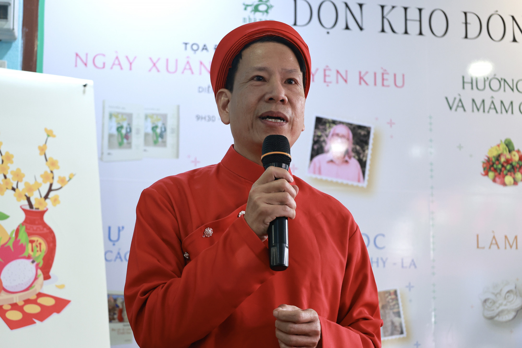 Diễn giả buổi workshop - Nh&agrave; nghi&ecirc;n cứu văn ho&aacute; d&acirc;n gian Qu&aacute;ch Trọng Tr&agrave;