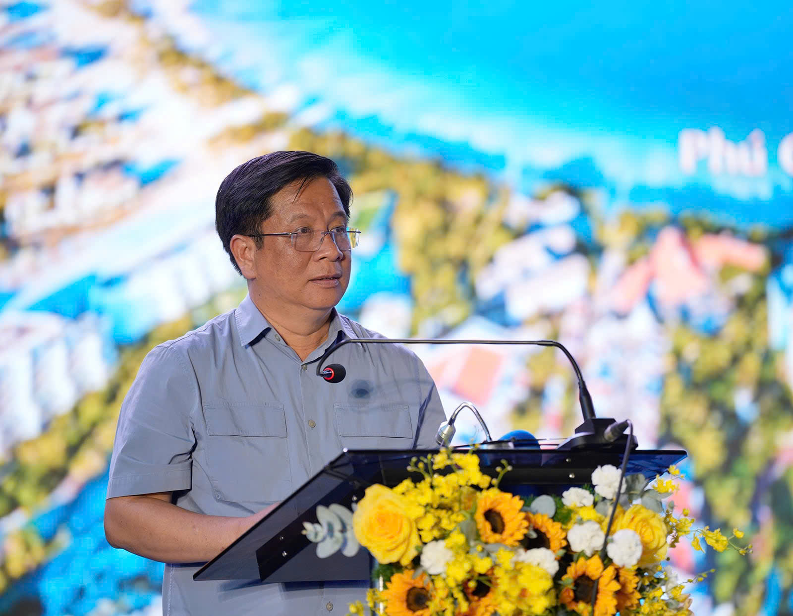 &Ocirc;ng Hồ Văn Mừng - Chủ tịch UBND tỉnh An Giang ph&aacute;t biểu tại lễ ra mắt đội phản ứng nhanh v&agrave; k&yacute; kết Bộ quy tắc ứng xử du lịch - Ảnh CTV
