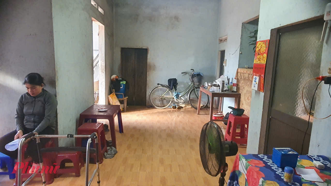 Căn nh&agrave; nhỏ th&oacute; của gia đ&igrave;nh b&agrave; Nguy&ecirc;n.