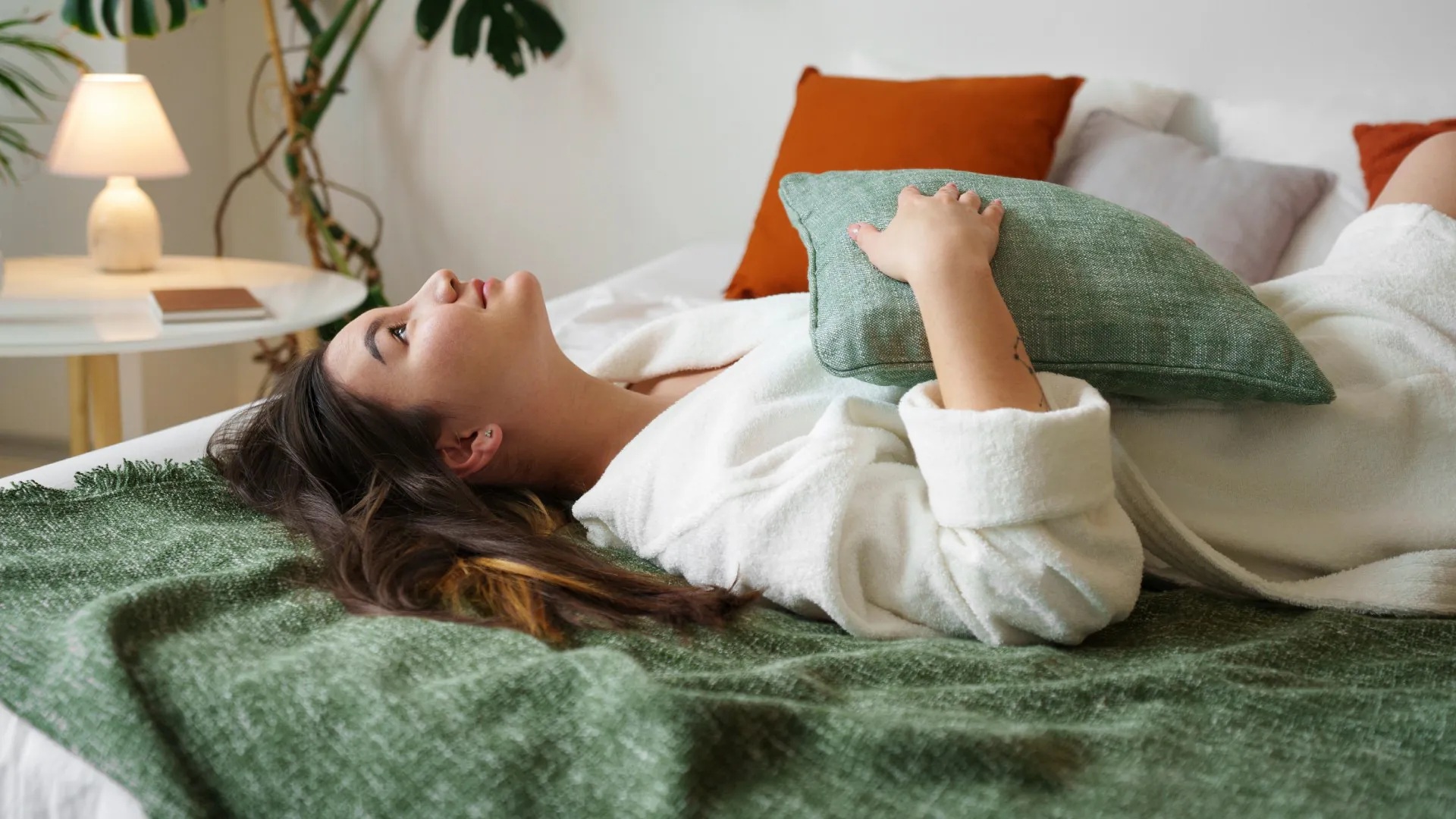 Cortisol kh&ocirc;ng phải &ldquo;kẻ th&ugrave;&rdquo; m&agrave; l&agrave; người bạn của cơ thể, được điều chỉnh bằng những th&oacute;i quen tốt hằng ng&agrave;y - Ảnh: Freepik