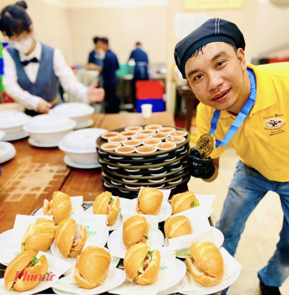 Theo anh Tuấn, việc tham gia lễ hội kh&ocirc;ng chỉ gi&uacute;p quảng b&aacute; thương hiệu gia đ&igrave;nh m&agrave; c&ograve;n g&oacute;p phần đưa b&aacute;nh m&igrave; Việt Nam đến gần hơn với thực kh&aacute;ch trong v&agrave; ngo&agrave;i nước. Đồng thời, c&aacute;c ti&ecirc;u chuẩn nghi&ecirc;m ngặt về an to&agrave;n vệ sinh thực phẩm do ban tổ chức đặt ra cũng l&agrave; cơ hội để cơ sở khẳng định chất lượng v&agrave; uy t&iacute;n, trước khi ch&iacute;nh thức giới thiệu sản phẩm đến đ&ocirc;ng đảo c&ocirc;ng ch&uacute;ng.