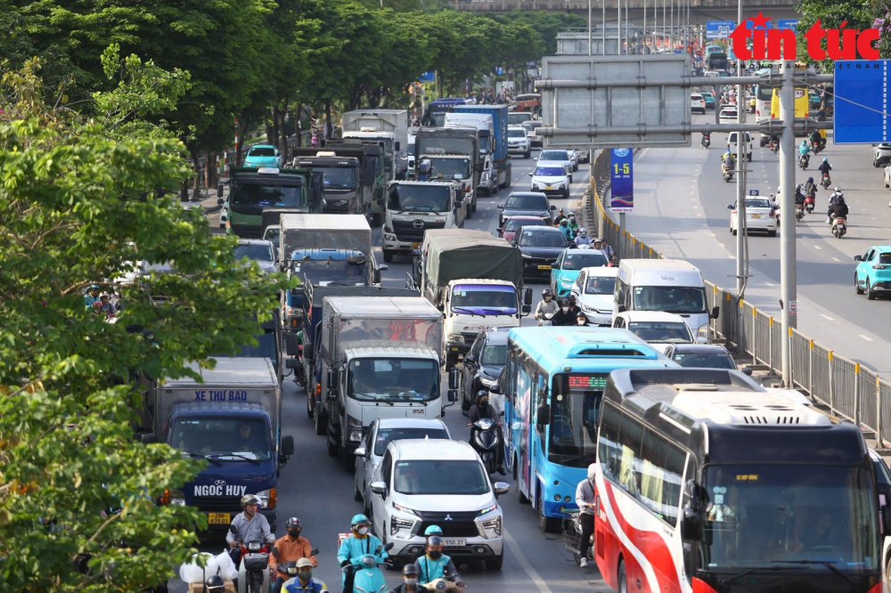 H&agrave; Nội cho ph&eacute;p xe b&aacute;n tải hoạt động tất cả khung giờ trong ng&agrave;y.