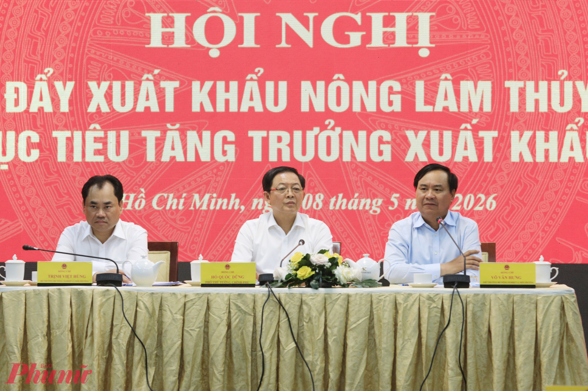 Ph&oacute; Thủ tướng Ch&iacute;nh phủ Hồ Quốc Dũng chủ tr&igrave; hội nghị &ldquo;Th&uacute;c đẩy xuất khẩu n&ocirc;ng l&acirc;m thủy sản, bảo đảm mục ti&ecirc;u tăng trưởng xuất khẩu năm 2026&rdquo;, diễn ra ng&agrave;y 8/5 tại TPHCM.