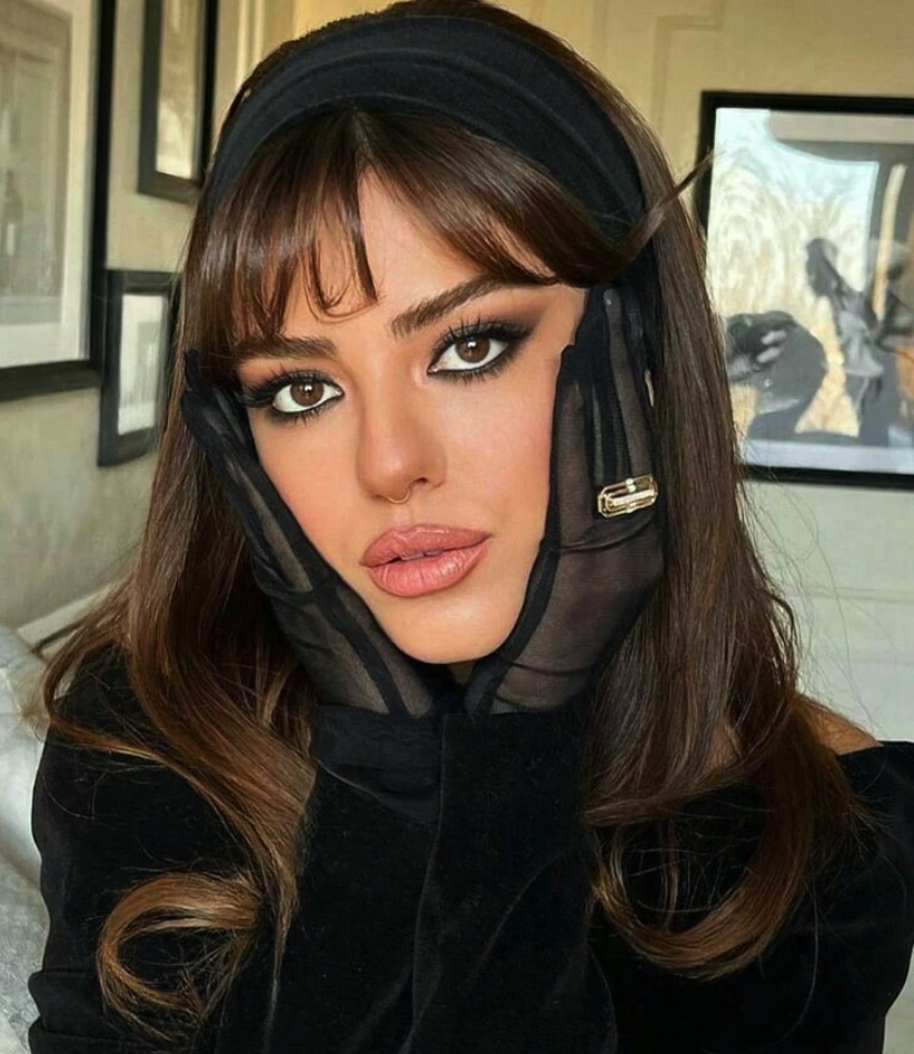 Phong c&aacute;ch mob wife gợi nhắc tinh thần thập ni&ecirc;n 1980 - 1990 - thời kỳ của sự xa hoa - Ảnh minh họa: Pinterest