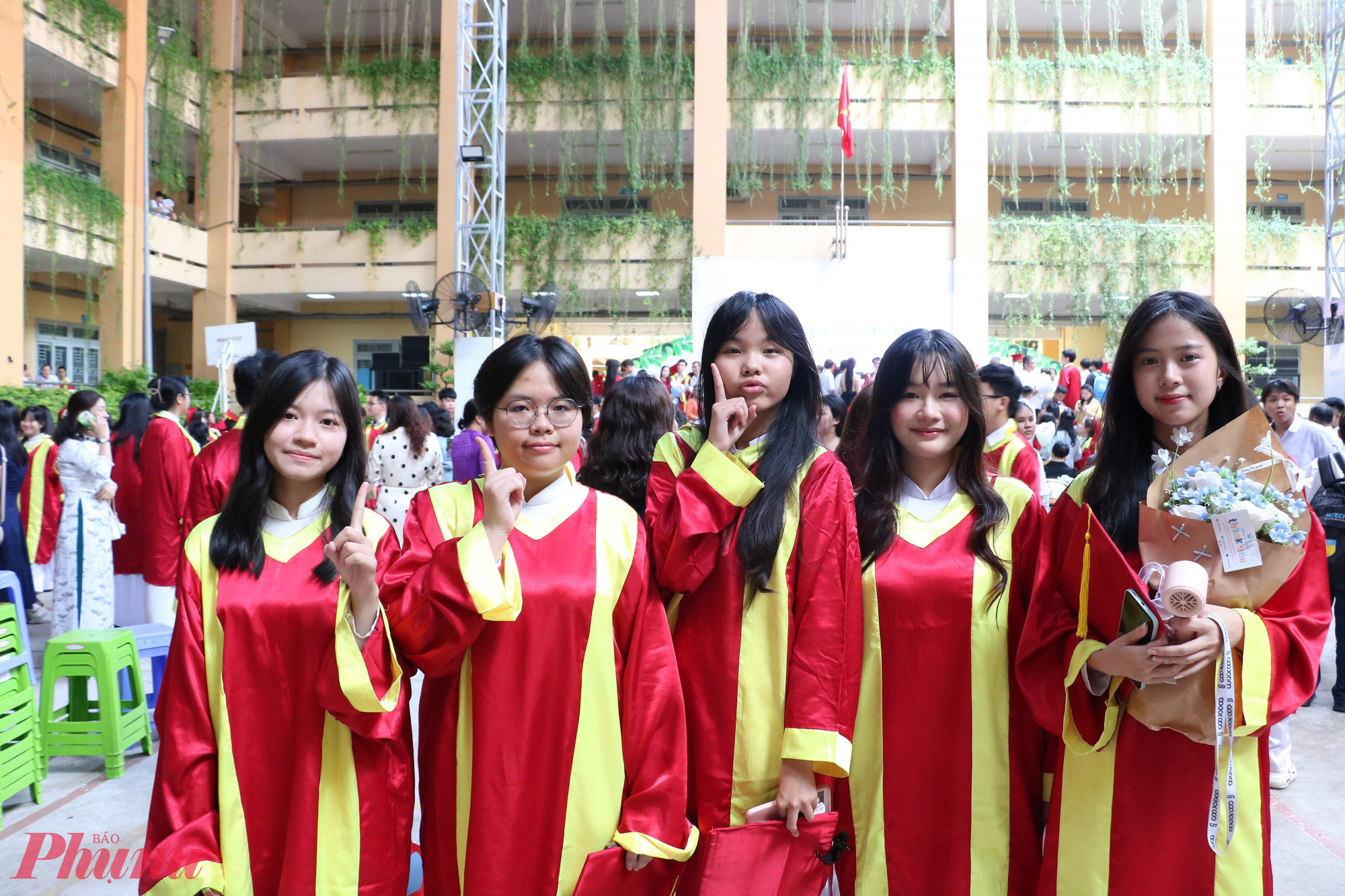 Chia tay giảng đường cấp ba để bắt đầu h&agrave;nh tr&igrave;nh mới ở giảng đường đại học