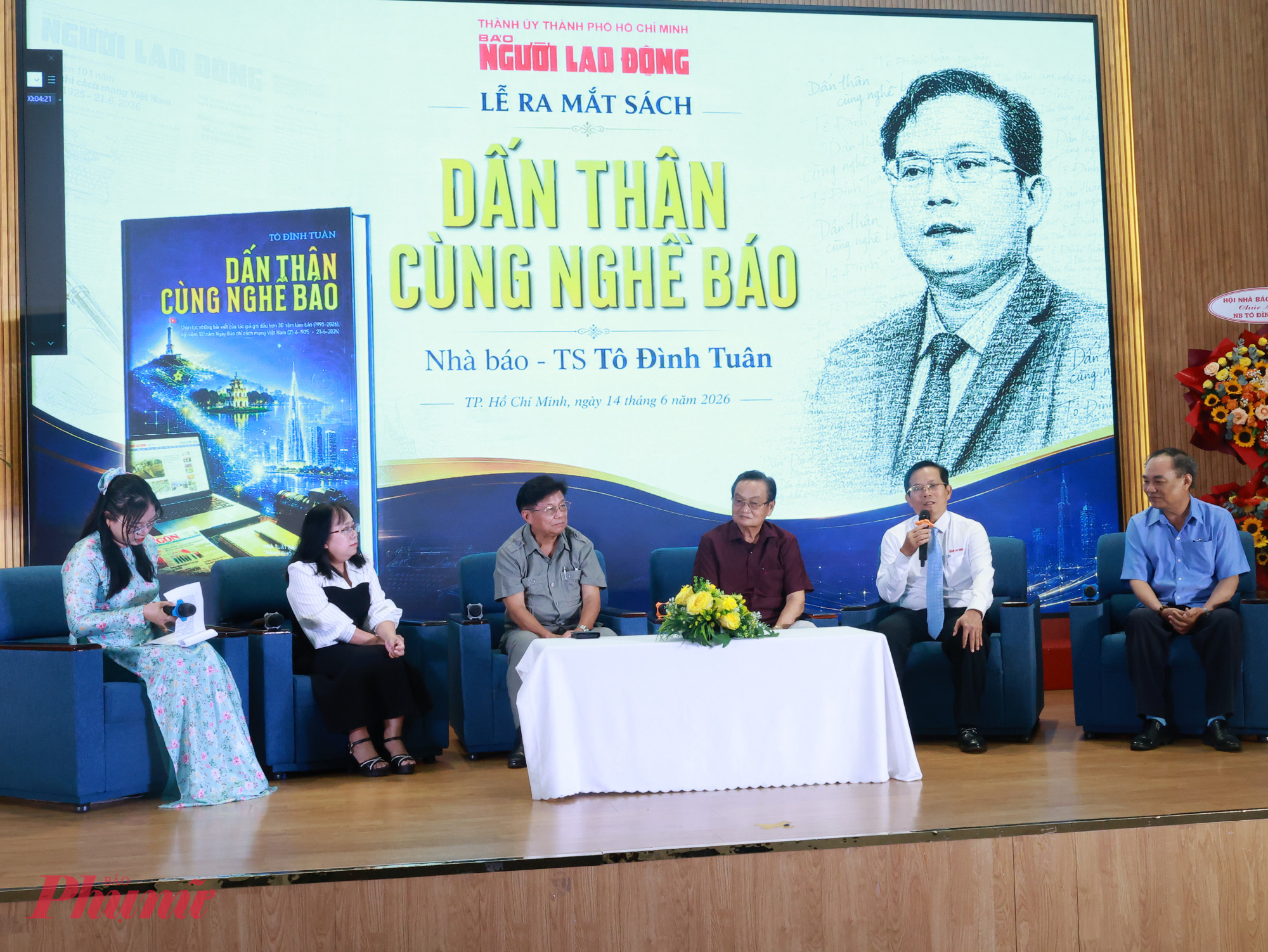 Buổi ra mắt diễn ra trong kh&ocirc;ng kh&iacute; trang trọng v&agrave; ấm c&uacute;ng