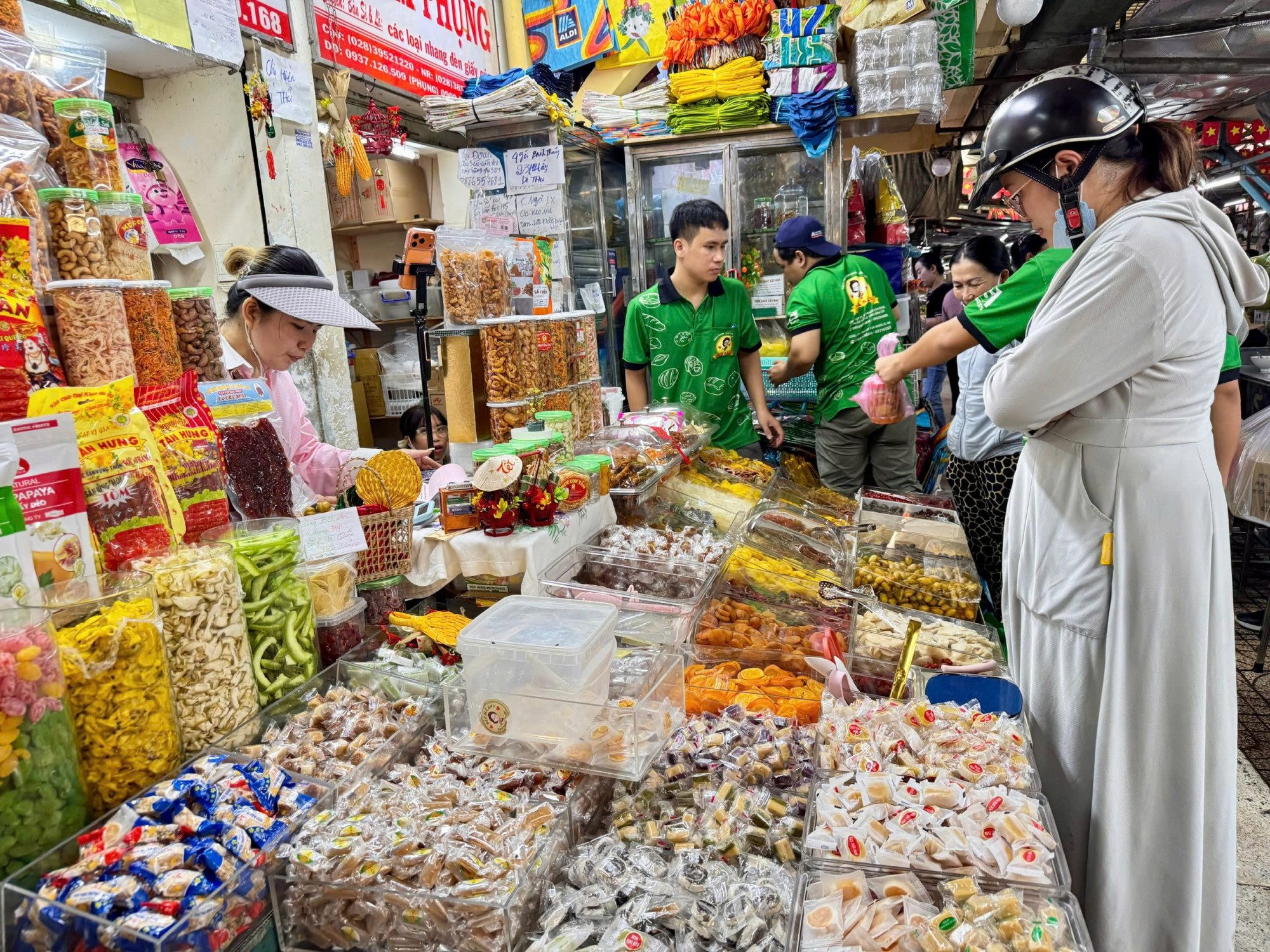 Tiểu thương muốn thuế khoán, chuyên gia nói “không nên”