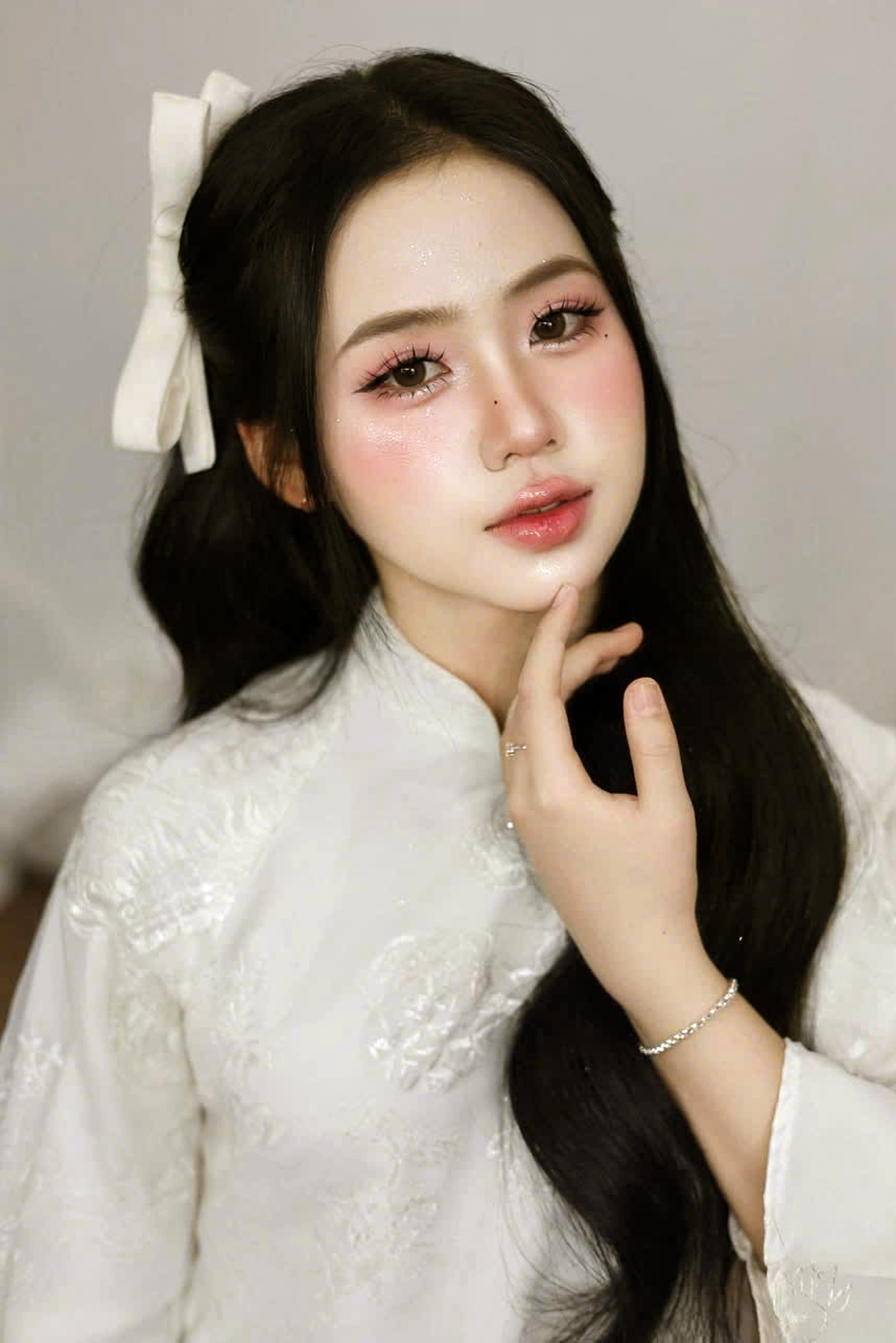 Khuyết điểm l&agrave;n da trở th&agrave;nh cơ hội để Nguy&ecirc;n Thảo trở th&agrave;nh người mẫu trang điểm v&agrave; được nhiều người y&ecirc;u mến - Ảnh do nh&acirc;n vật cung cấp