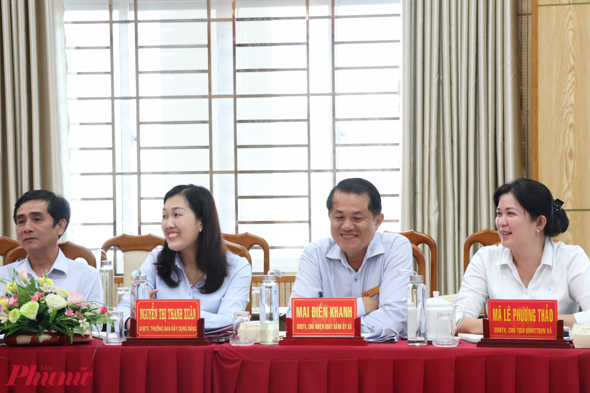 Buổi làm việc tập trung đánh giá kết quả vận hành mô hình chính quyền địa phương hai cấp và triển khai nhiệm vụ trọng tâm những tháng cuối năm - Ảnh: Thanh Tâm