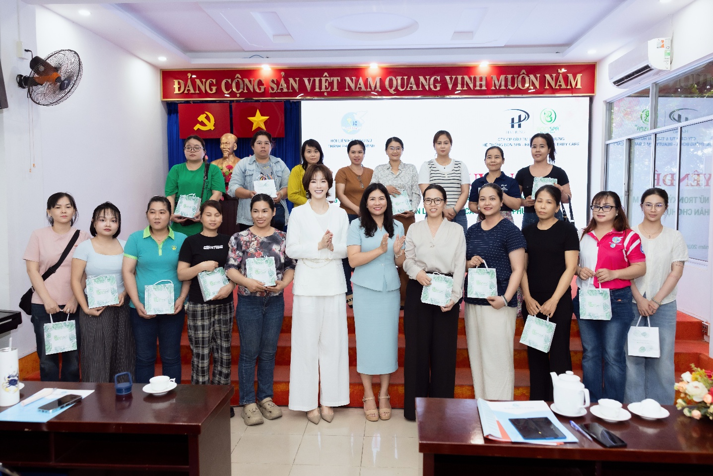 BON Spa tài trợ khóa học nghề và cam kết việc làm cho phụ nữ có hoàn cảnh khó khăn