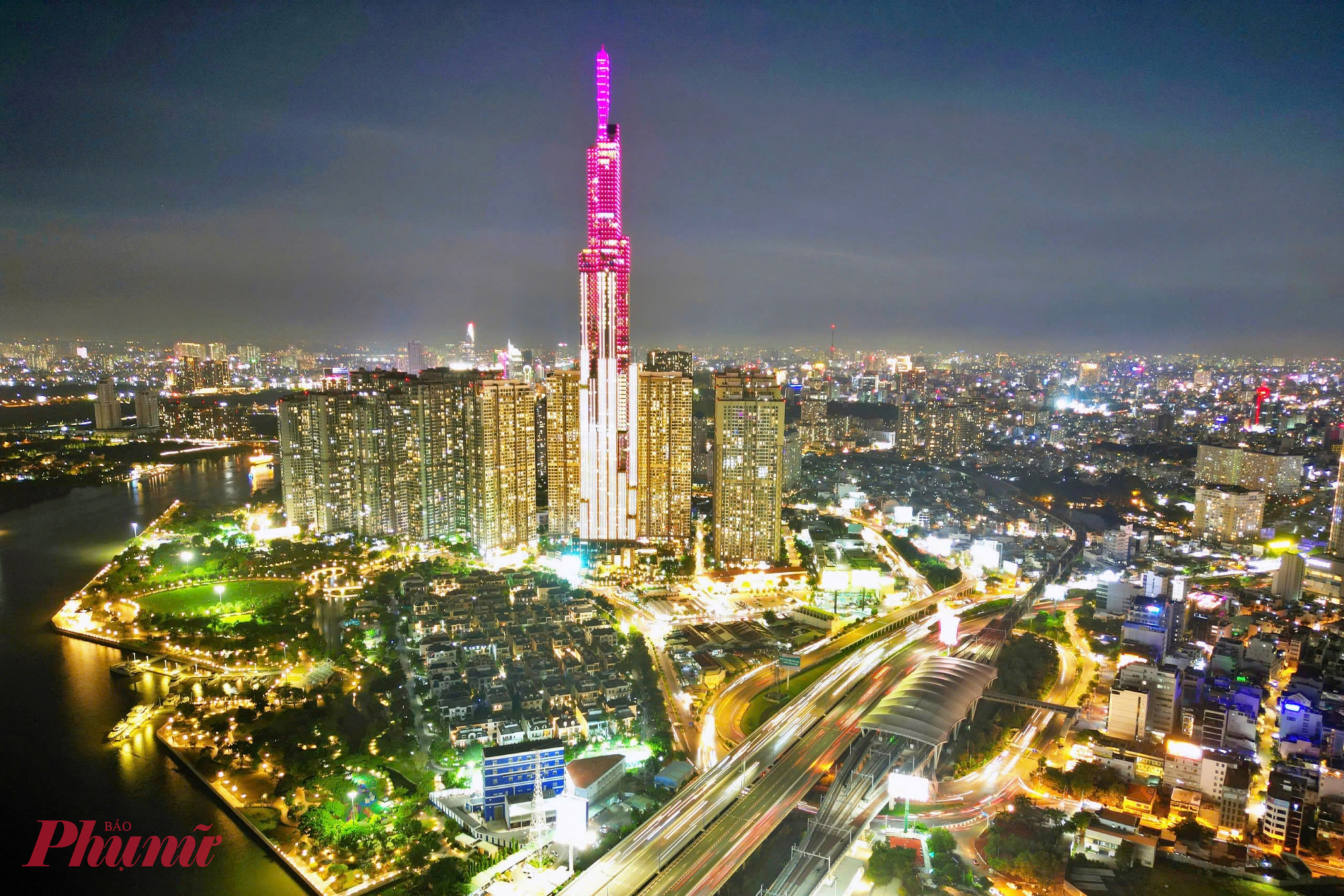 50 năm mang t&ecirc;n Chủ tịch Hồ Ch&iacute; Minh, TPHCM kh&ocirc;ng chỉ ghi dấu bằng những th&agrave;nh tựu ph&aacute;t triển m&agrave; c&ograve;n khẳng định vai tr&ograve; ti&ecirc;n phong trong đổi mới v&agrave; ho&agrave;n thiện thể chế - Ảnh: Vũ Quyền