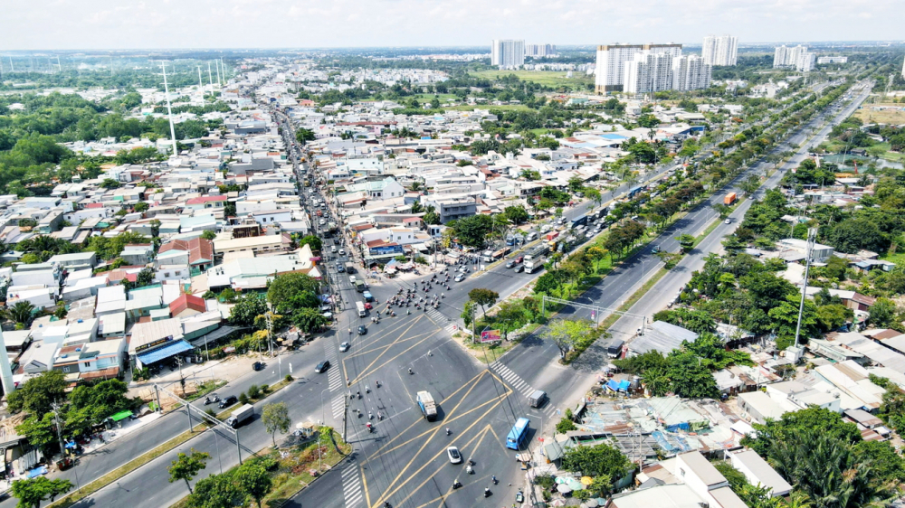 Không bỏ quên việc bảo tồn bản sắc cộng đồng
