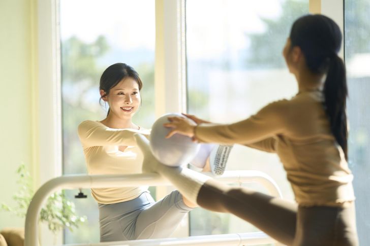 Tập ​​thể dục l&agrave; một trong những c&aacute;ch hiệu quả nhất để chống lại l&atilde;o h&oacute;a