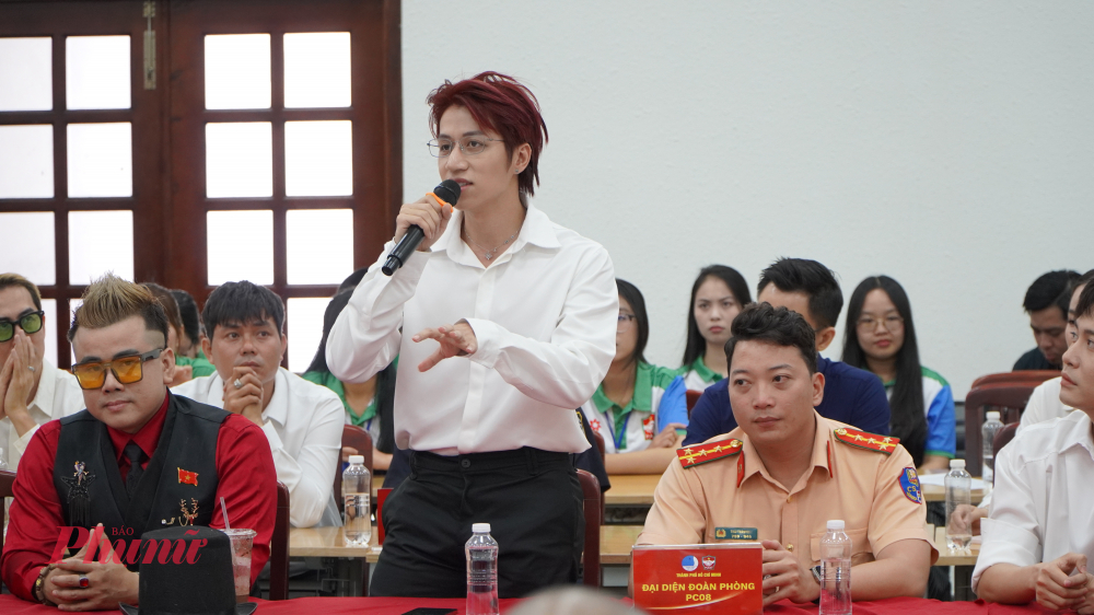 Nhạc sĩ B&ugrave;i Duy Ngọc b&agrave;y tỏ mong muốn mỗi người, đặc biệt l&agrave; c&aacute;c bạn trẻ, trang bị kiến thức, n&acirc;ng cao &yacute; thức để chủ động ph&ograve;ng, tr&aacute;nh ma t&uacute;y v&agrave; bảo vệ bản th&acirc;n trước những c&aacute;m dỗ trong cuộc sống.