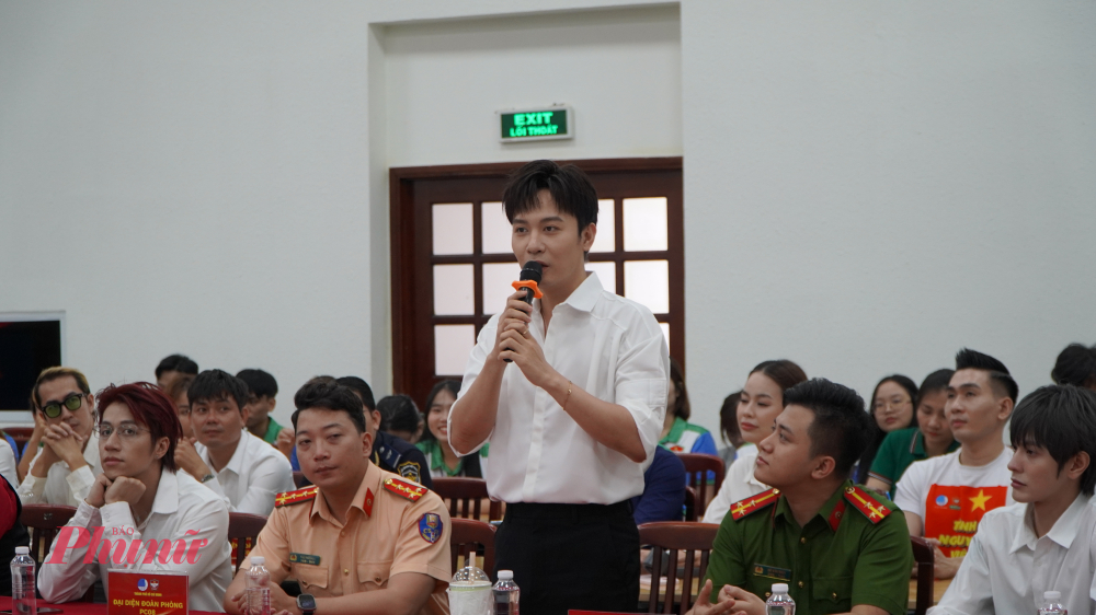 ua những chia sẻ của m&igrave;nh, nhạc sĩ Phạm Anh Duy b&agrave;y tỏ nỗi trăn trở trước những hệ lụy m&agrave; ma t&uacute;y g&acirc;y ra đối với c&aacute; nh&acirc;n, gia đ&igrave;nh v&agrave; x&atilde; hội, đồng thời k&ecirc;u gọi giới trẻ n&oacute;i kh&ocirc;ng với ma t&uacute;y.