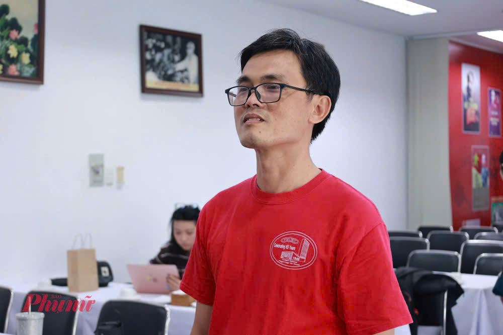 Viết b&aacute;o tưởng chừng như rất kh&aacute;c với nghề dạy học tuy nhi&ecirc;n lại rất gần với một gi&aacute;o vi&ecirc;n khi t&ocirc;i t&igrave;m thấy những n&eacute;t tương đồng để thổi hồn v&agrave;o b&agrave;i giảng v&agrave; trong c&aacute;c hoạt động sư phạm trong v&agrave; ngo&agrave;i nh&agrave; trường