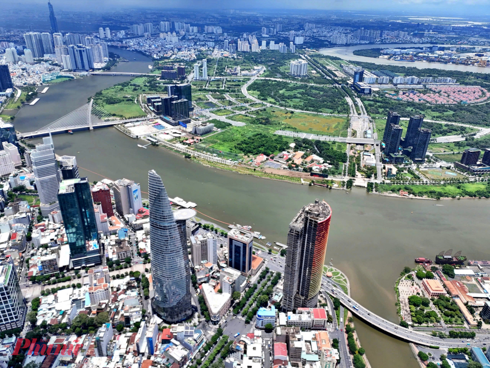 Bước vào kỷ nguyên mới, Thành phố Hồ Chí Minh không chỉ gánh vác sứ mệnh đầu tàu kinh tế mà còn vươn lên khẳng định vị thế bằng chiều sâu văn hóa - Ảnh: TQ