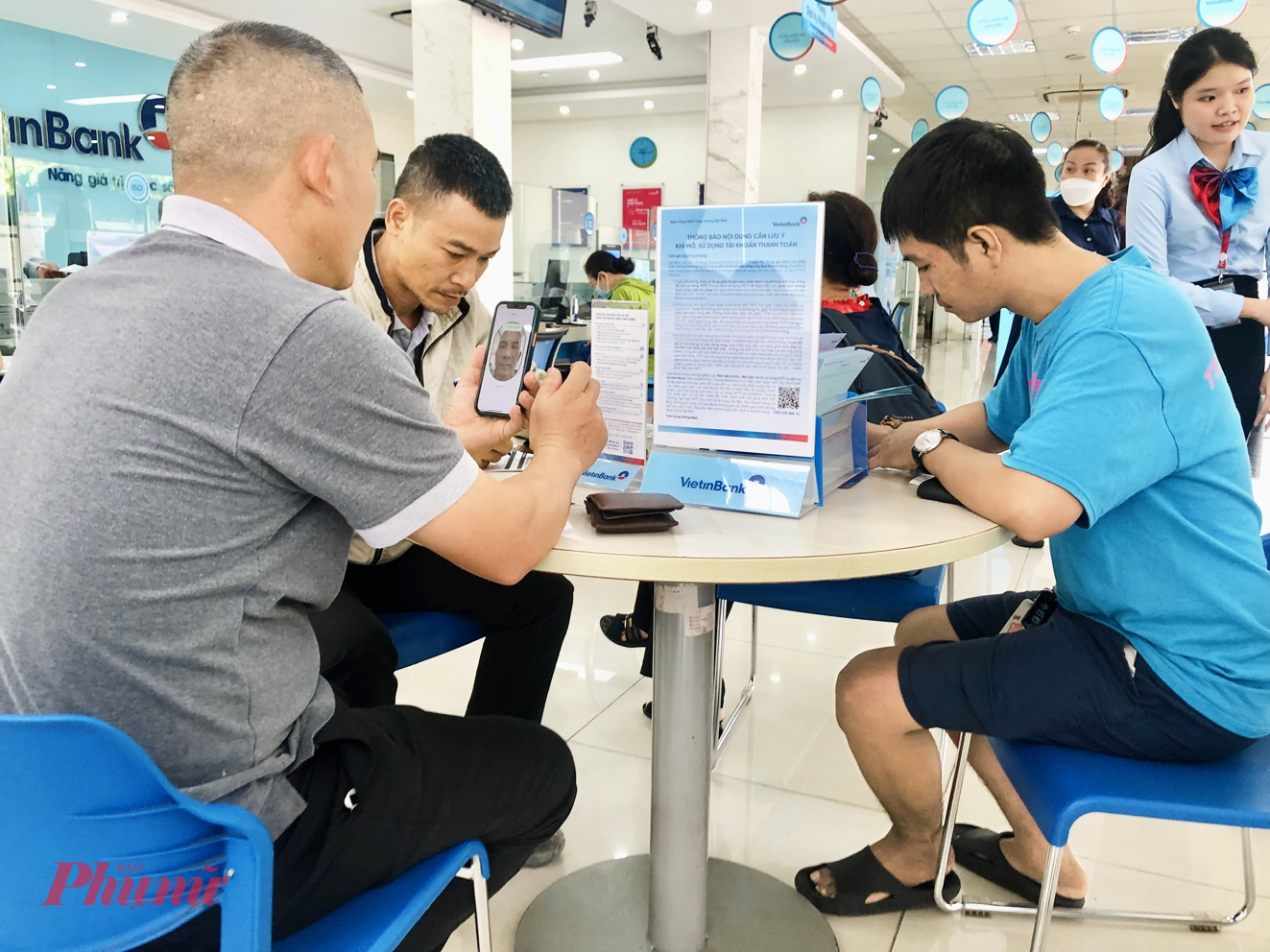 Doanh nghiệp chuyển tiền từ 10 triệu đồng phải quét khuôn mặt