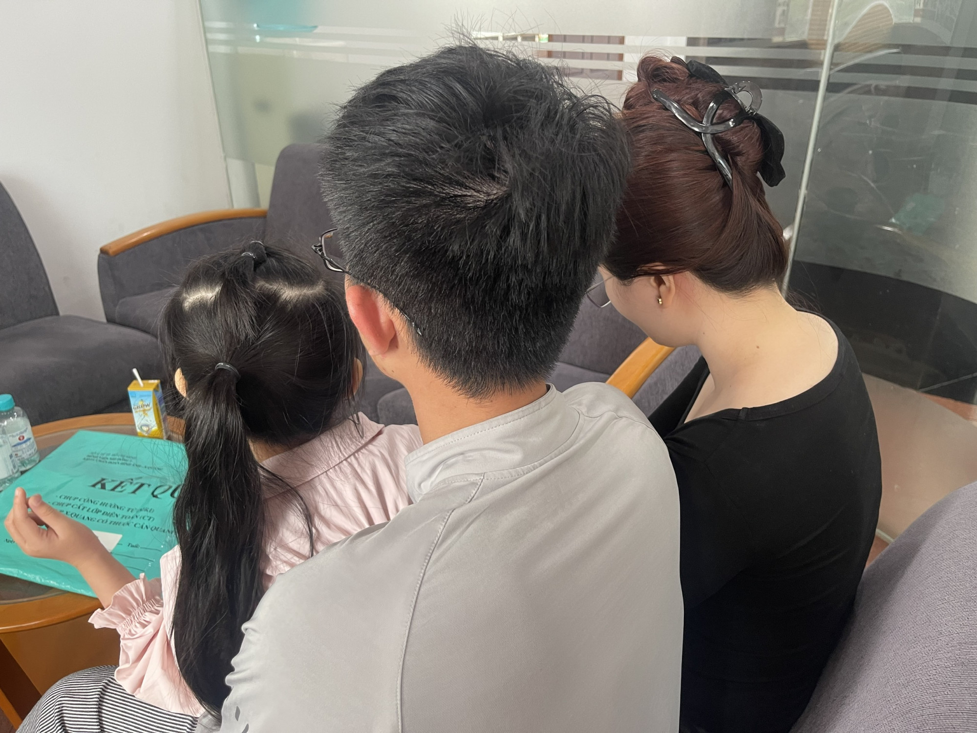 Nghi án cô giáo bạo hành trẻ trong nhà vệ sinh: Gia đình thiết tha mong sự việc được tiếp tục điều tra, làm rõ