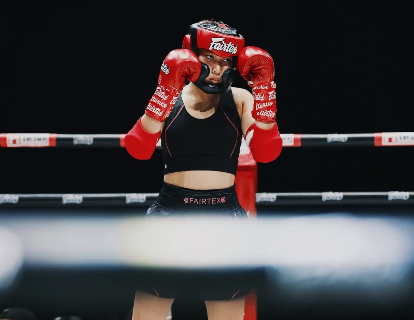 H&igrave;nh ảnh MILLI t&ecirc;n s&agrave;n đấu Muay Thai (ảnh:Elle)