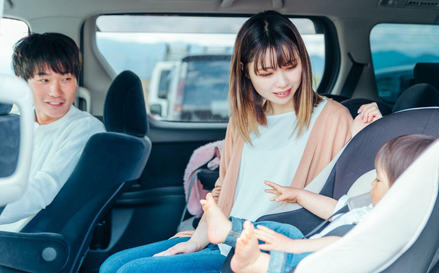 Nhiều quốc gia ch&acirc;u &Aacute; đ&atilde; &aacute;p dụng quy định bắt buộc sử dụng ghế an to&agrave;n cho trẻ em từ nhiều năm trước nhằm giảm thiểu nguy cơ chấn thương khi xảy ra tai nạn giao th&ocirc;ng - Ảnh: Getty Images