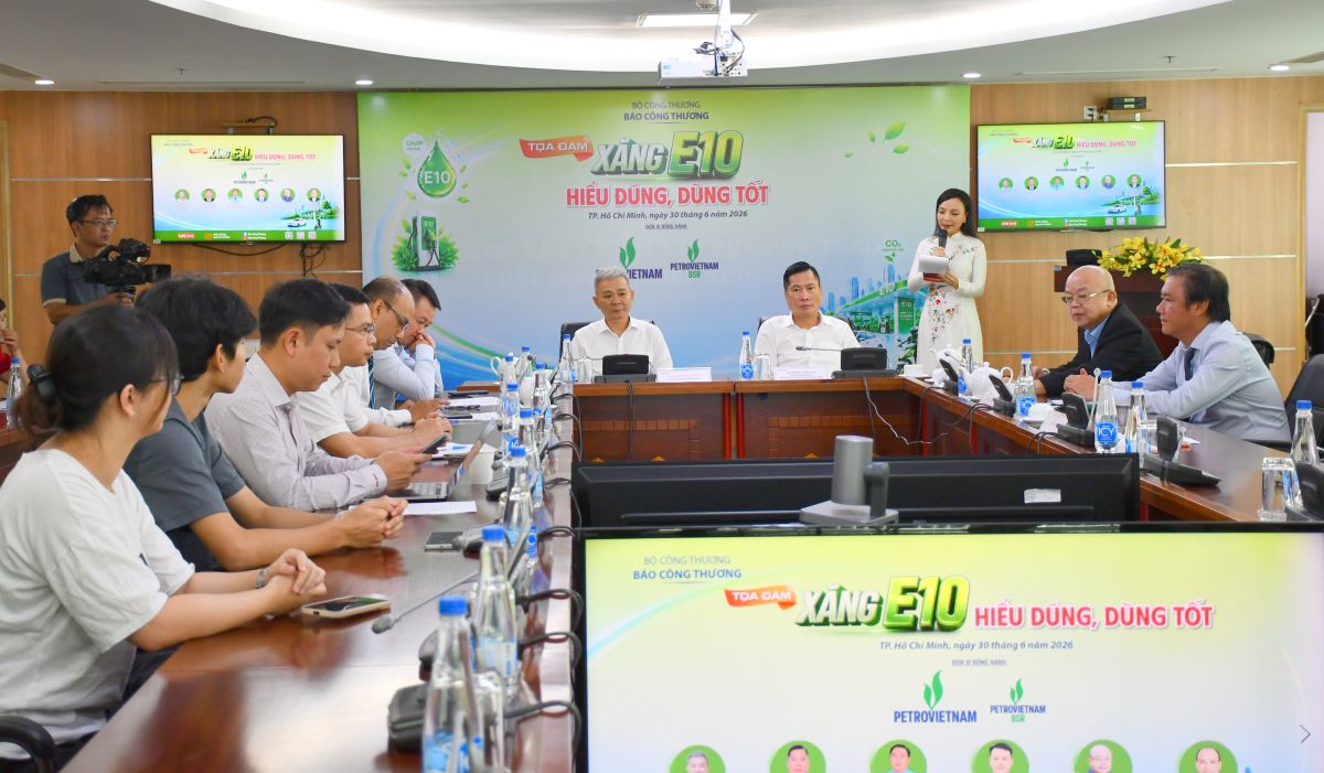 C&aacute;c diễn giả tham dự tọa đ&agrave;m