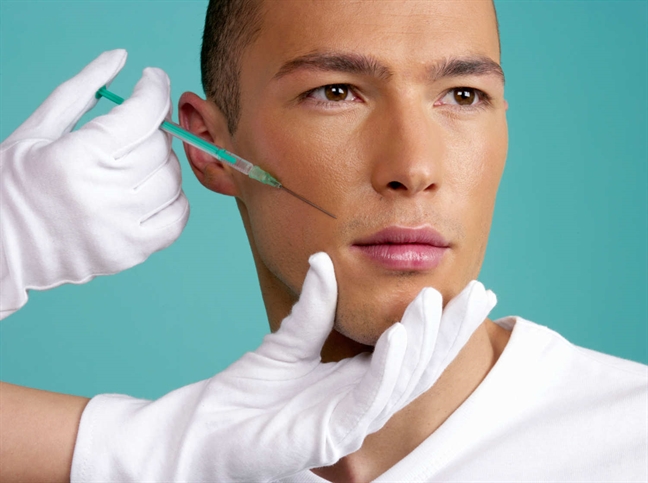 Vi sao cac dang may rau lai dua nhau di bom botox vao mat?