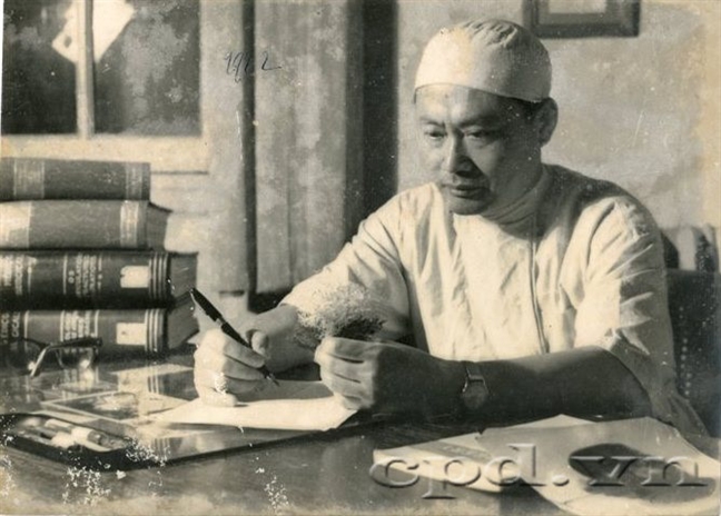 Tôn Thất Tùng (1912 -1982): Trăm năm chung một sợi dây tơ hồng Ton That Tung (1912 -1982): Tram nam chung mot soi day to hong