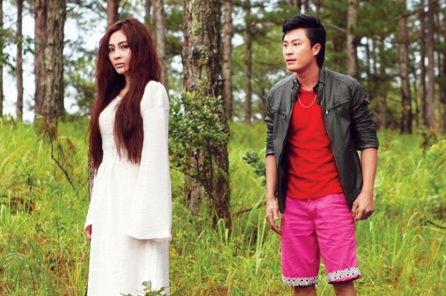 Phan Thị Mơ: Mình quá bé nhỏ trước thế giới rộng lớn Phan Thi Mo: Minh qua be nho truoc the gioi rong lon