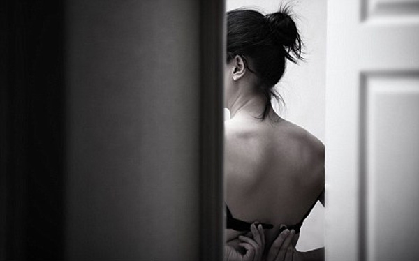 Nhuc nha e che khi chong chinh la ten bien thai ca chung cu ghe tom