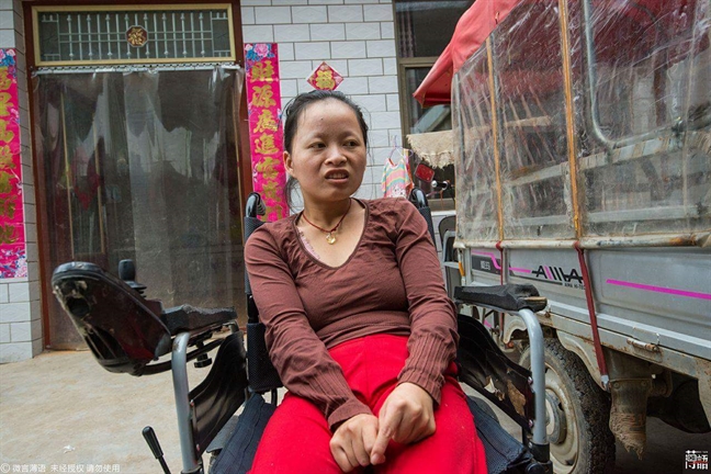 Vượt ngàn dặm xa xôi để cưới vợ bị bại liệt, dù chỉ yêu qua mạng Vuot ngan dam xa xoi de cuoi vo bi bai liet, du chi yeu qua mang