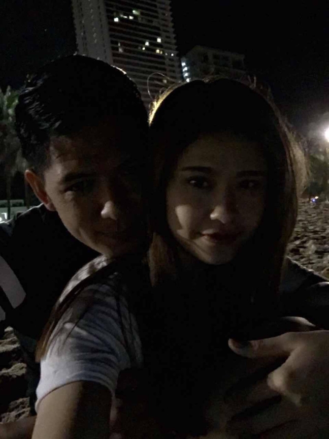 Lo anh Binh Minh om ap, hon Truong Quynh Anh
